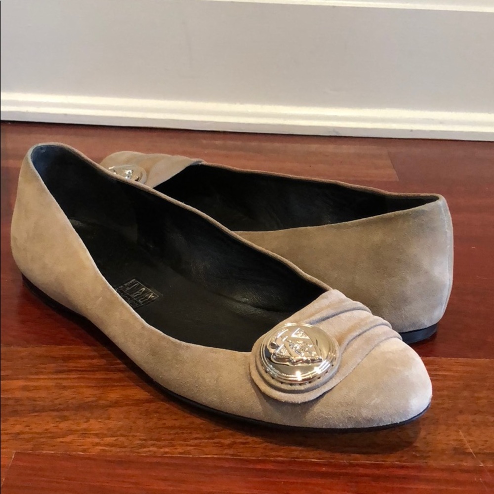 Gucci Crest Logo Suede Flats